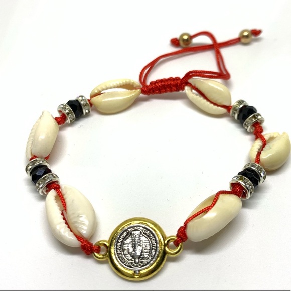 1 SeaShell Red Thread Bracelet - Picture 2 of 3